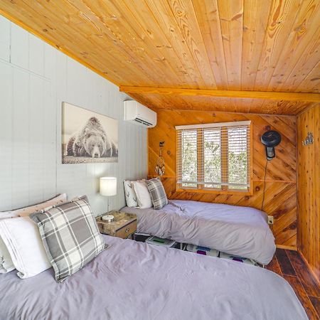Rustic Newland Cabin With Deck By Lake And Trails! Exteriör bild